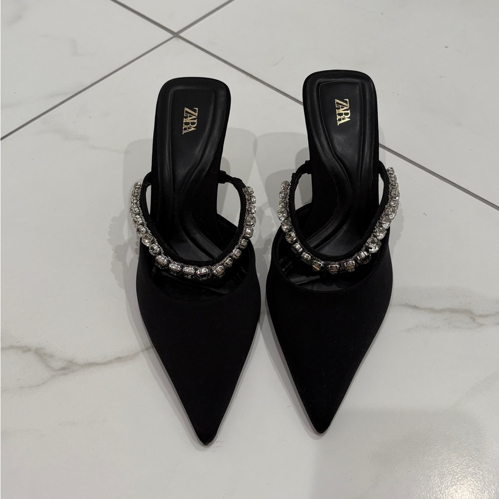 Zara Elegant Black Pointed Toe Heels with Embellished Strap NWOT Size 35 or US 5